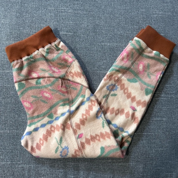 Urban Outfitters Out From Under
Outlander Printed Fleece Jogger Pants - Picture 7 of 10